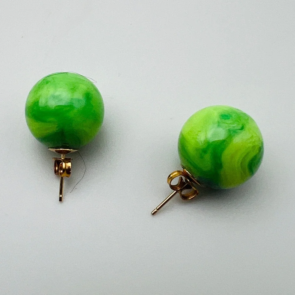 Vintage Green Swirl Button Stud Earrings Gold Tone Post Retro Mod Jewelry